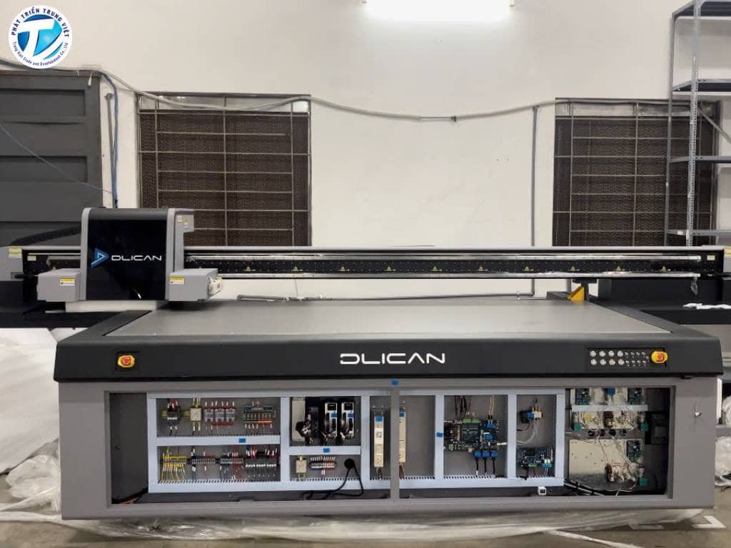 Máy in UV Dlican 2513 chuẩn bị bàn giao 